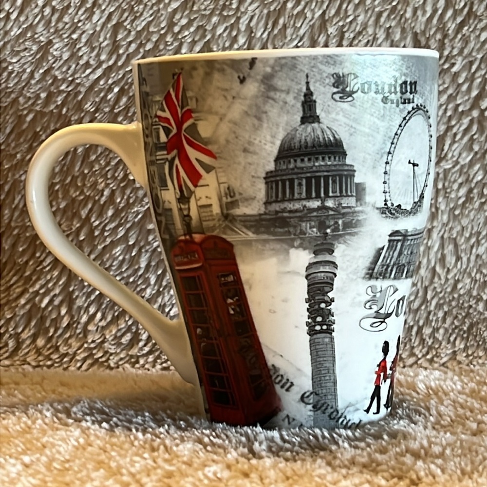 THE LEONARD COLLECTION London Mug